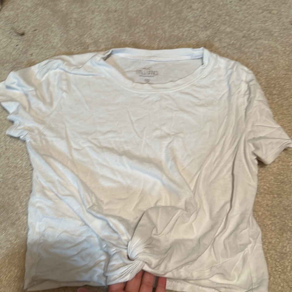 hollister shirt twist in the front